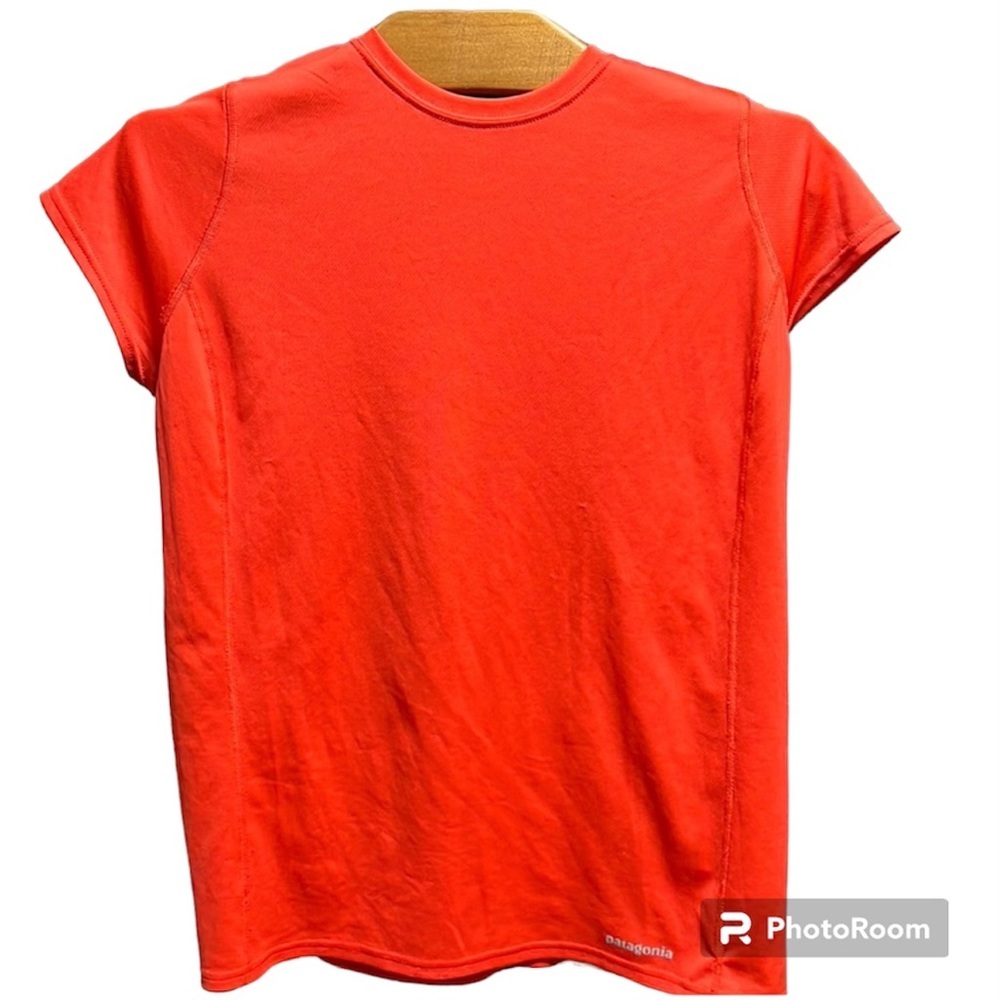 Patagonia women’s capilene short sleeve dry wicking shirt hiking camping